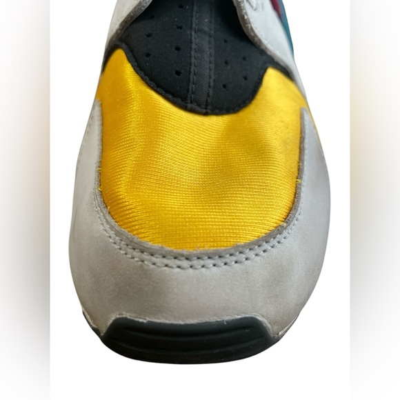 Nike Air Huarache Run NYC Pure Platinum Crimson - Picture 6 of 6